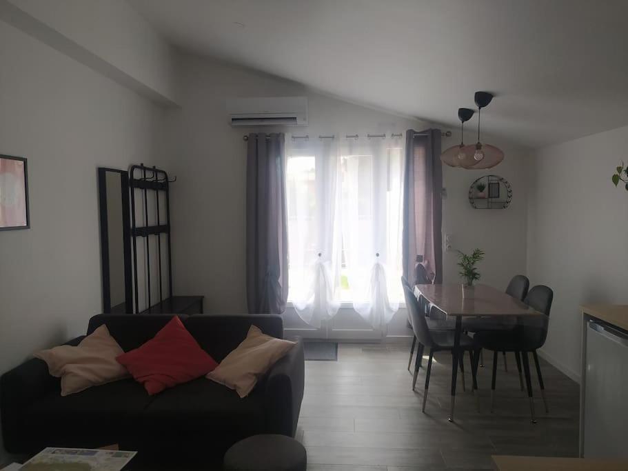 Le Petit Pied A Terre Du Luberon Apartment Mérindol Екстериор снимка